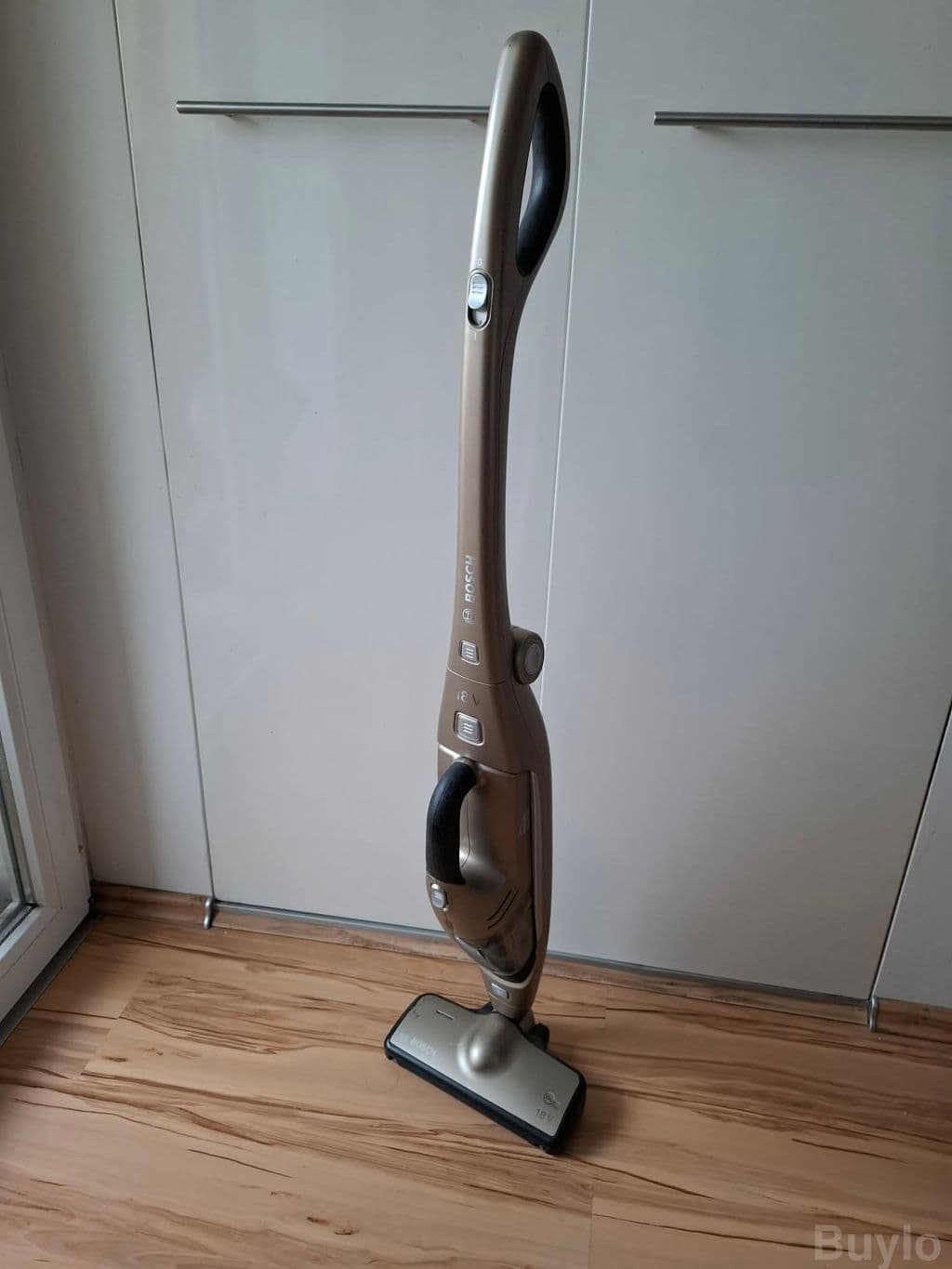 Bosch 18V Cordless Vacuum Cleaner with Electric Brush